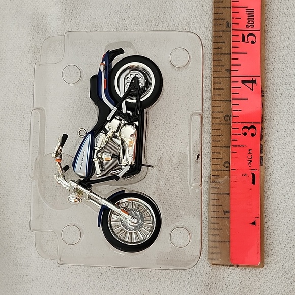 NWT Harley Davidson Hallmark Keepsake Ornament-2000 Softail - Picture 10 of 16